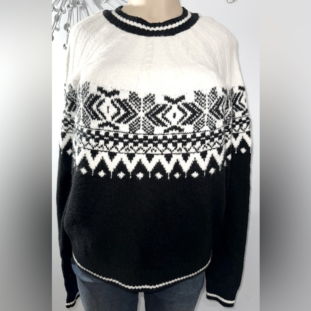Tahari Women’s Black & White‎ Cable knit Snowflake Sweater